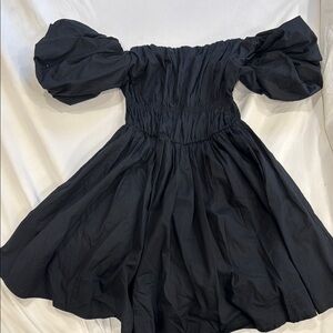 Abercrombie| Elegant Black Off-Shoulder Dress | small